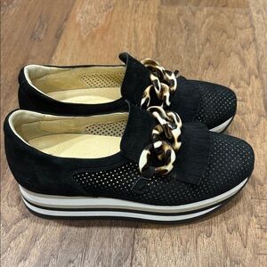 SOFTWAVES - Size 37.5 ( 7-7.5)  Like new